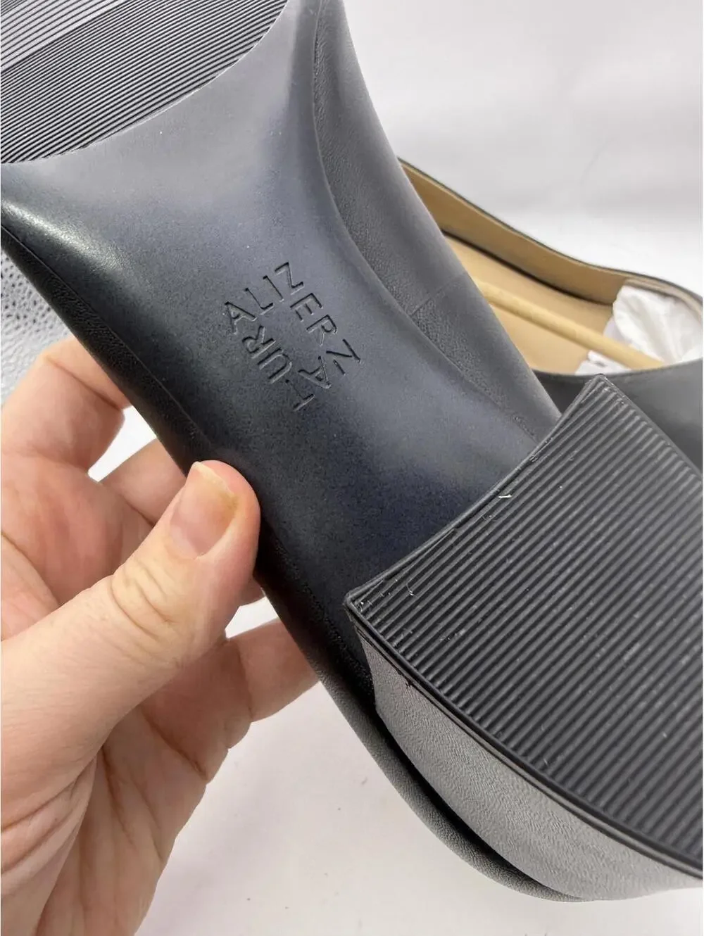 Naturalizer Black Leather Women's Pumps Size 8.5 W NWOT